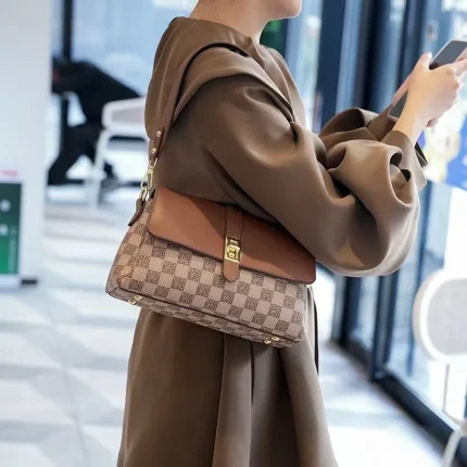 Lock catch bag European style messenger bag for women - Image 4